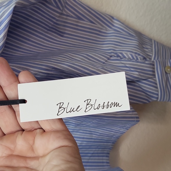 NWT Blue Blossom Button Up Dress Shirt. - Picture 2 of 8